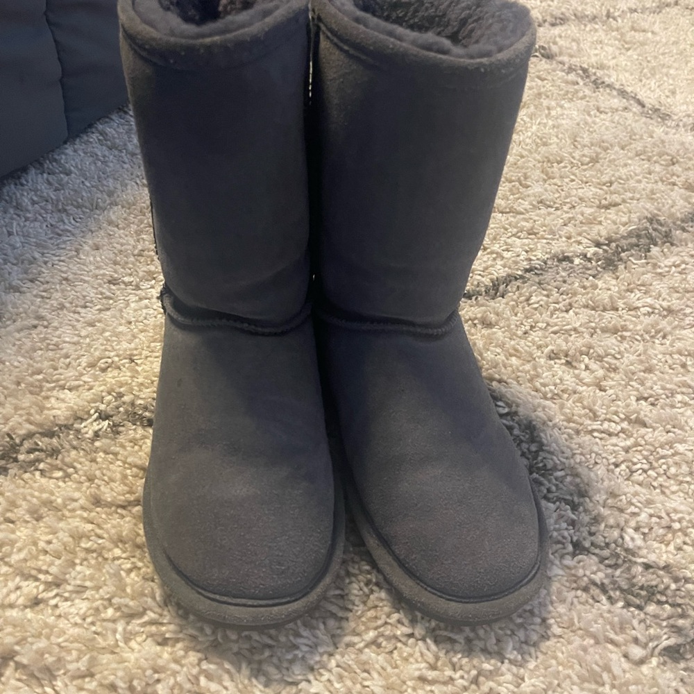 Cozy grey bearpaw boots